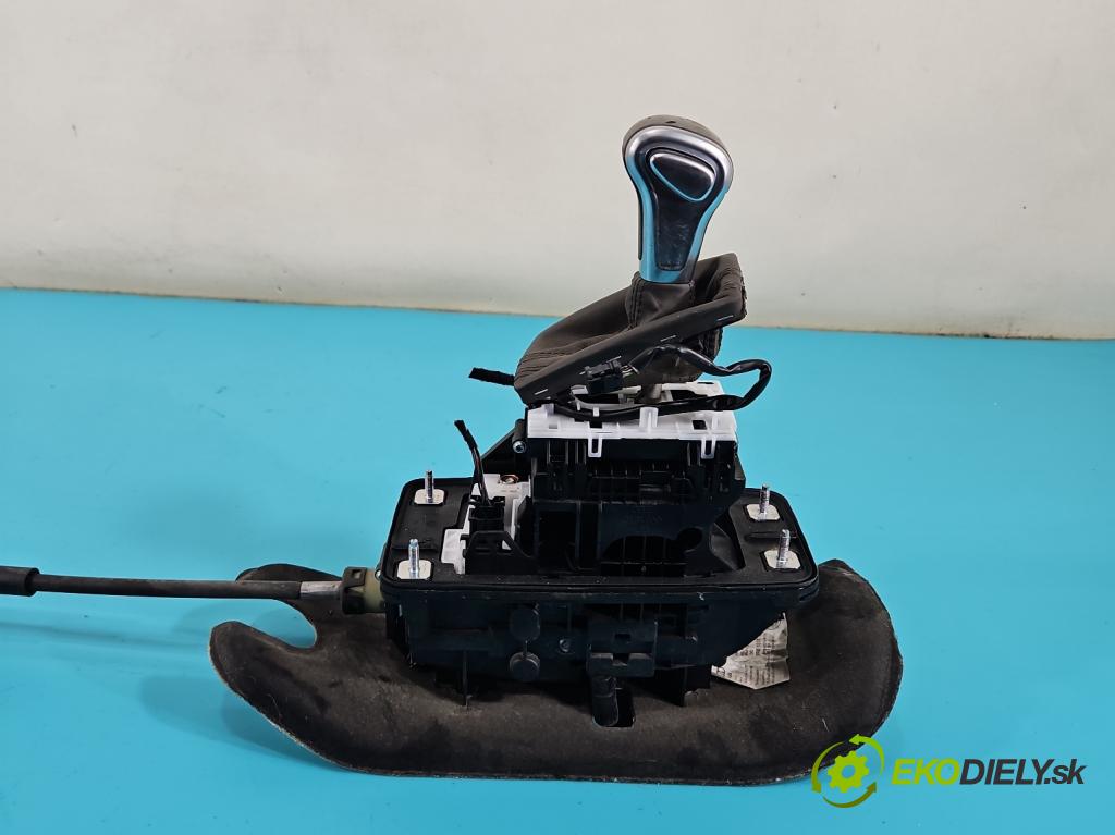 Audi Q5 2008-2016 2.0 tfsi: 220KM automatic 162 kW 1984 cm3 5- Páka: Změny: stupeň,rýchlosť 8R0713077B (Rýchlostná páka (kulisa))