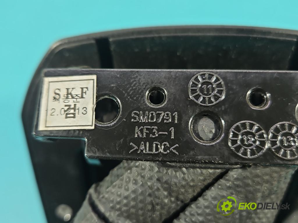 Chevrolet Cruze 1.8 16v 141 HP manual 104 kW 1796 cm3 5- operadlo  (Lakťová opierka)