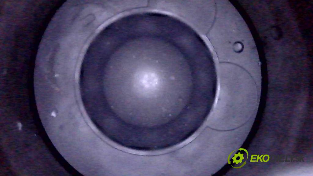 Kia Venga 1.4 crdi 75 HP manual 55 kW 1396 cm3 5- motor diesla D4FC