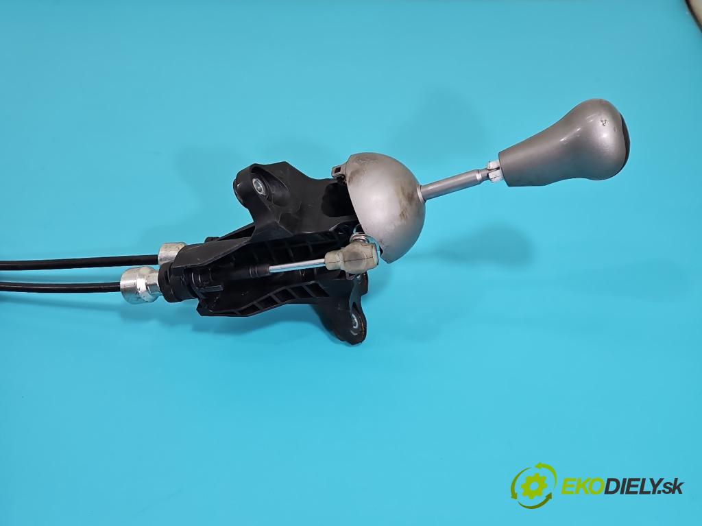 Honda Civic VIII 2006-2011 1.8 16V 140 HP manual 103 kW 1799 cm3 5- Páka: Změny: stupeň,rýchlosť  (Rýchlostná páka (kulisa))