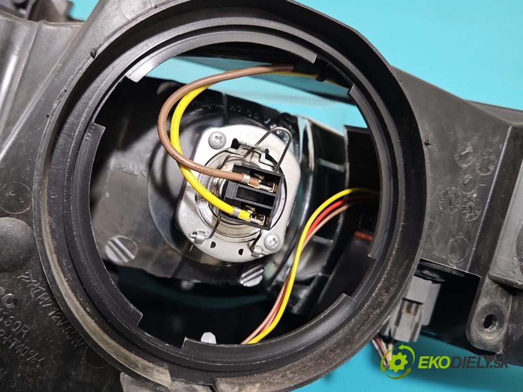 Honda Civic VIII 2006-2011 1.8 16V 140 HP manual 103 kW 1799 cm3 5- Reflektor: pravý 217-1160R (Svetlo predné pravé)