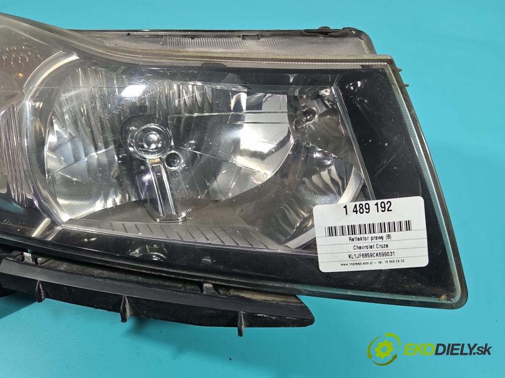 Chevrolet Cruze 1.8 16v 141 HP manual 104 kW 1796 cm3 5- Reflektor: pravý  (Svetlo predné pravé)