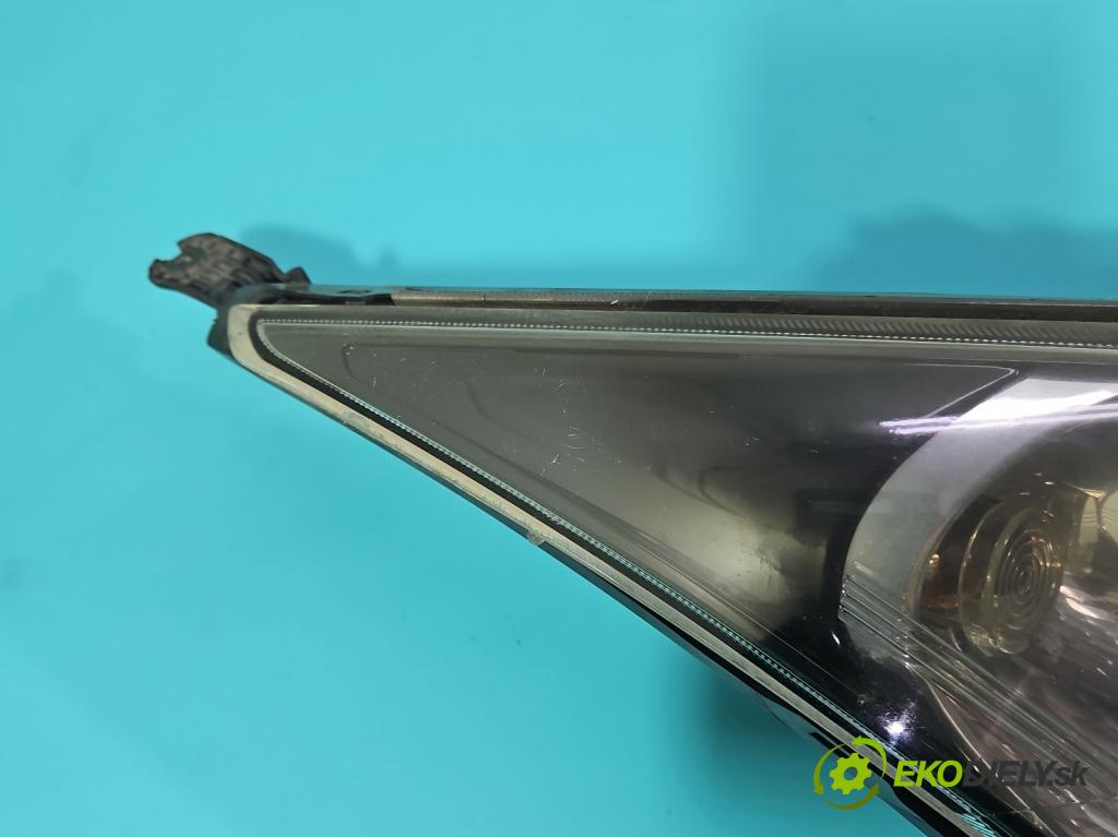 Chevrolet Cruze 1.8 16v 141 HP manual 104 kW 1796 cm3 5- Reflektor: pravý  (Svetlo predné pravé)