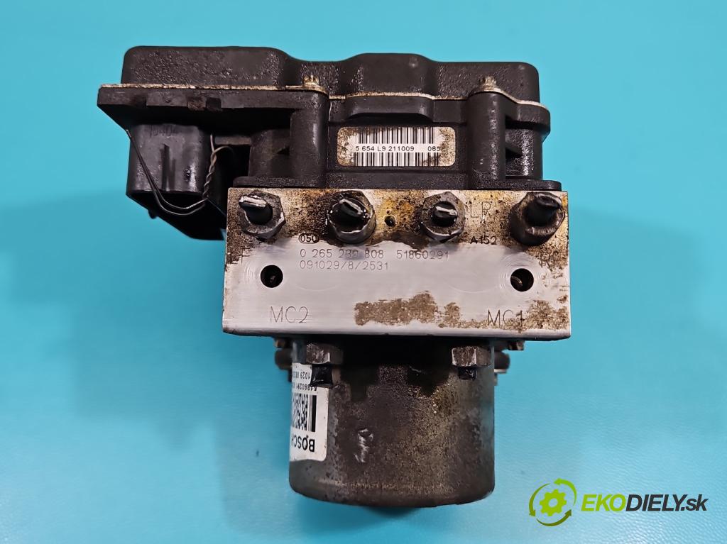Fiat Punto Grande 1.4 8v 77 hp manual 57 kW 1368 cm3 5- čerpadlo abs 0265230808 (Pumpa ABS)