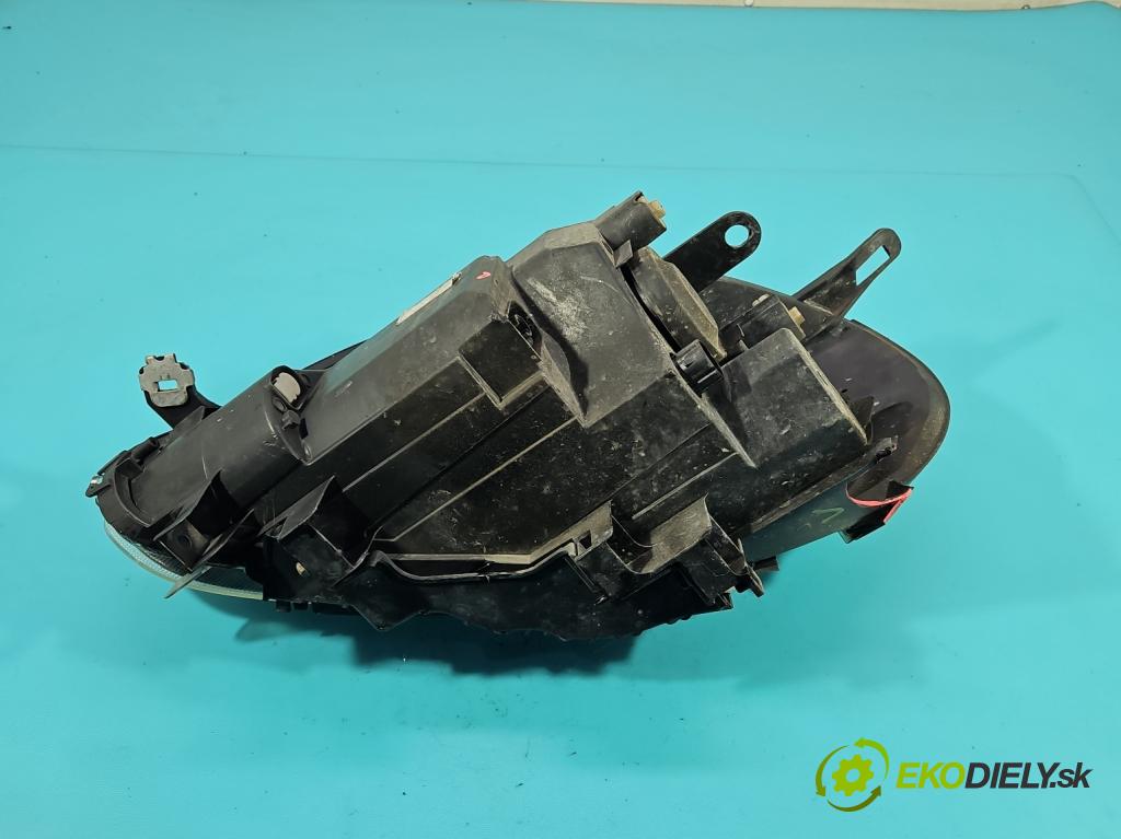 Fiat Punto Grande 1.4 8v 77 hp manual 57 kW 1368 cm3 5- světlo pravý  (Pravé přední světlo)