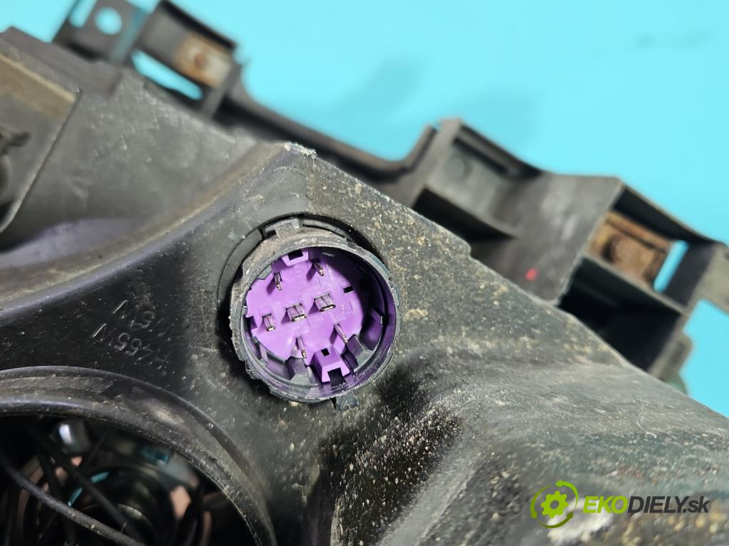 Fiat Punto Grande 1.4 8v 77 HP manual 57 kW 1368 cm3 5- Reflektor: ľavý  (Kľučka dverí ostatné)