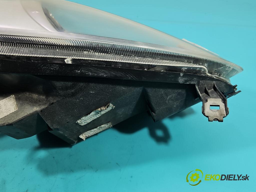 Fiat Punto Grande 1.4 8v 77 HP manual 57 kW 1368 cm3 5- Reflektor: ľavý  (Kľučka dverí ostatné)