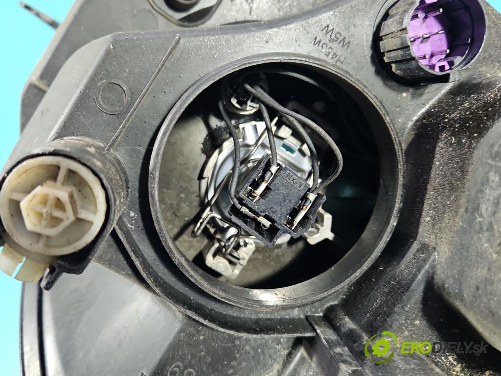 Fiat Punto Grande 1.4 8v 77 HP manual 57 kW 1368 cm3 5- Reflektor: ľavý  (Kľučka dverí ostatné)