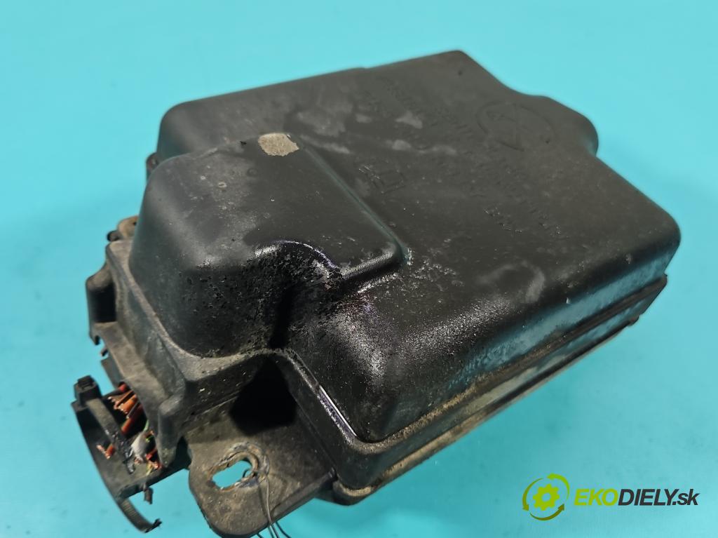 Fiat Punto Grande 1.4 8v 77 hp manual 57 kW 1368 cm3 5- skříňka pojistková 735471684 (Pojistková skříňka)