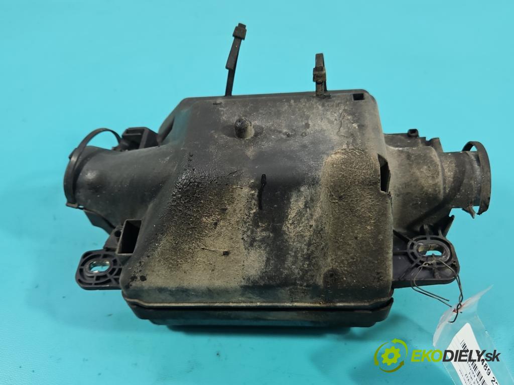 Fiat Punto Grande 1.4 8v 77 hp manual 57 kW 1368 cm3 5- skříňka pojistková 735471684 (Pojistková skříňka)