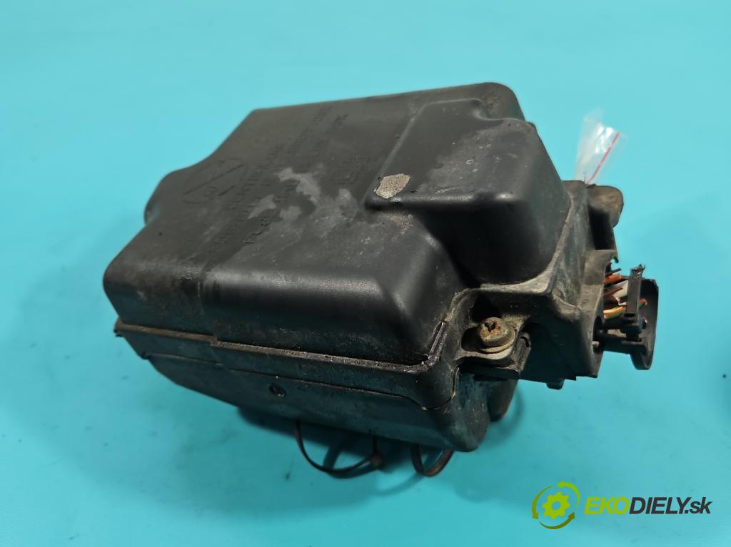 Fiat Punto Grande 1.4 8v 77 hp manual 57 kW 1368 cm3 5- skříňka pojistková 735471684 (Pojistková skříňka)