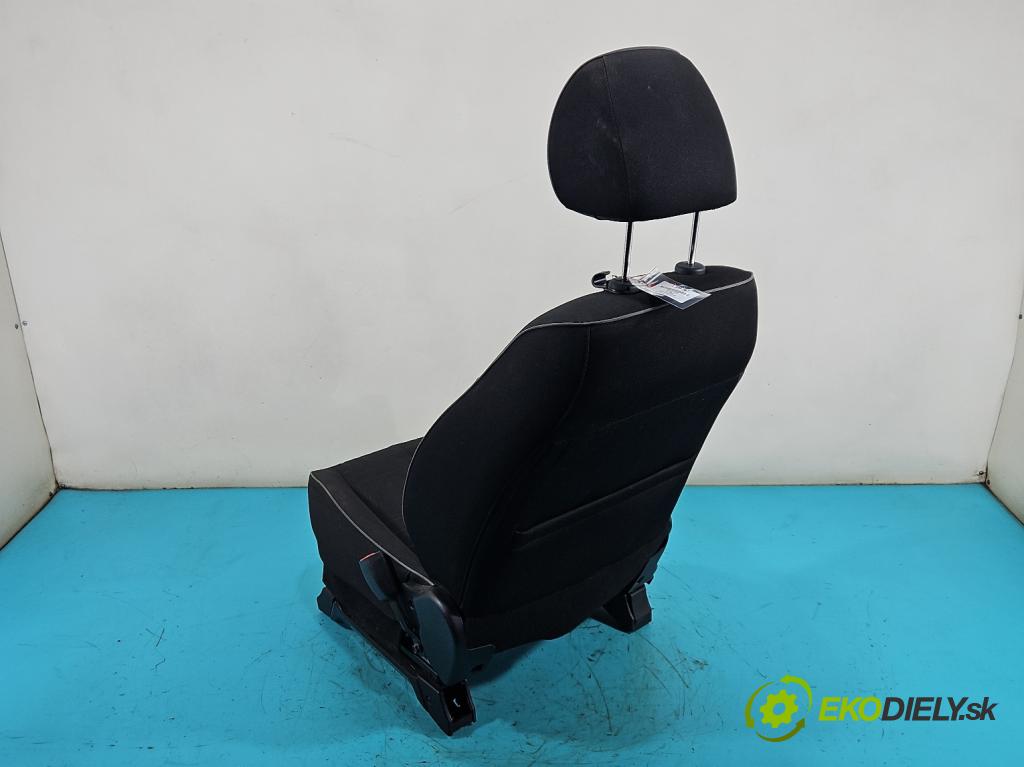 Kia Venga 1.4 crdi 75 HP manual 55 kW 1396 cm3 5- Sedačka pravý  (Sedadlo)