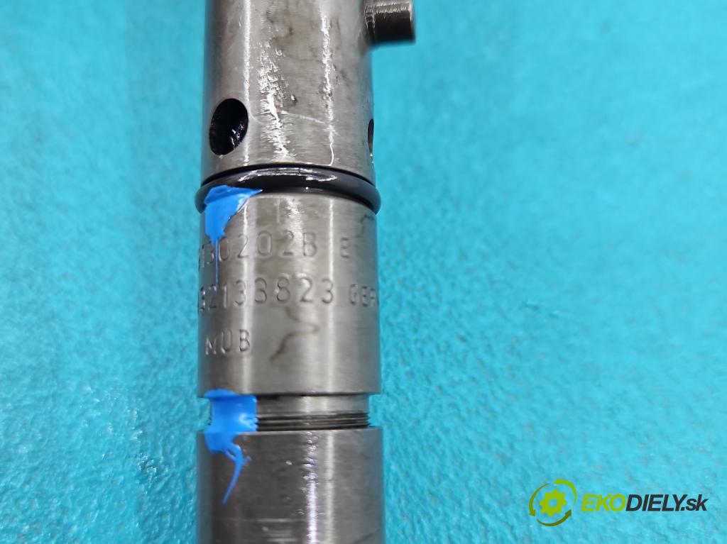 Audi A4 B5 1994-2001 2.5 TDI 150 HP manual 110 kW 2496 cm3 5- vstrek 059130202B (Vstrekovač paliva)