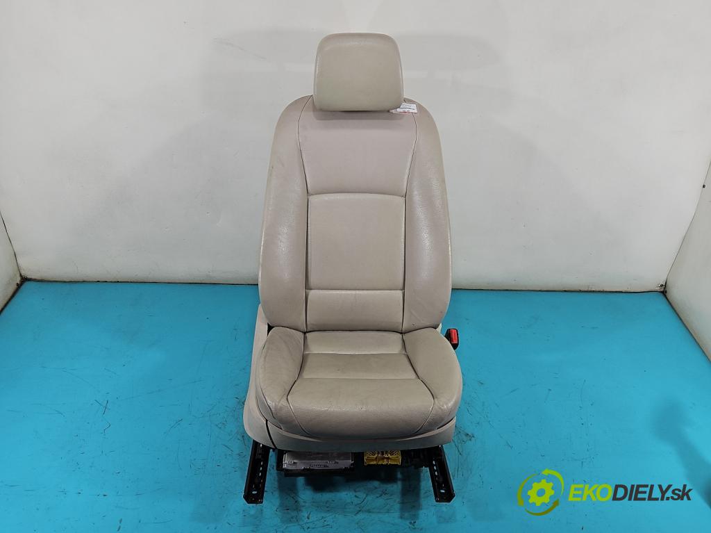 Bmw 5 F10 2010-2017 2.0 T 245KM automatic 180 kW 1997 cm3 4- Sedačka pravý  (Sedadlo)
