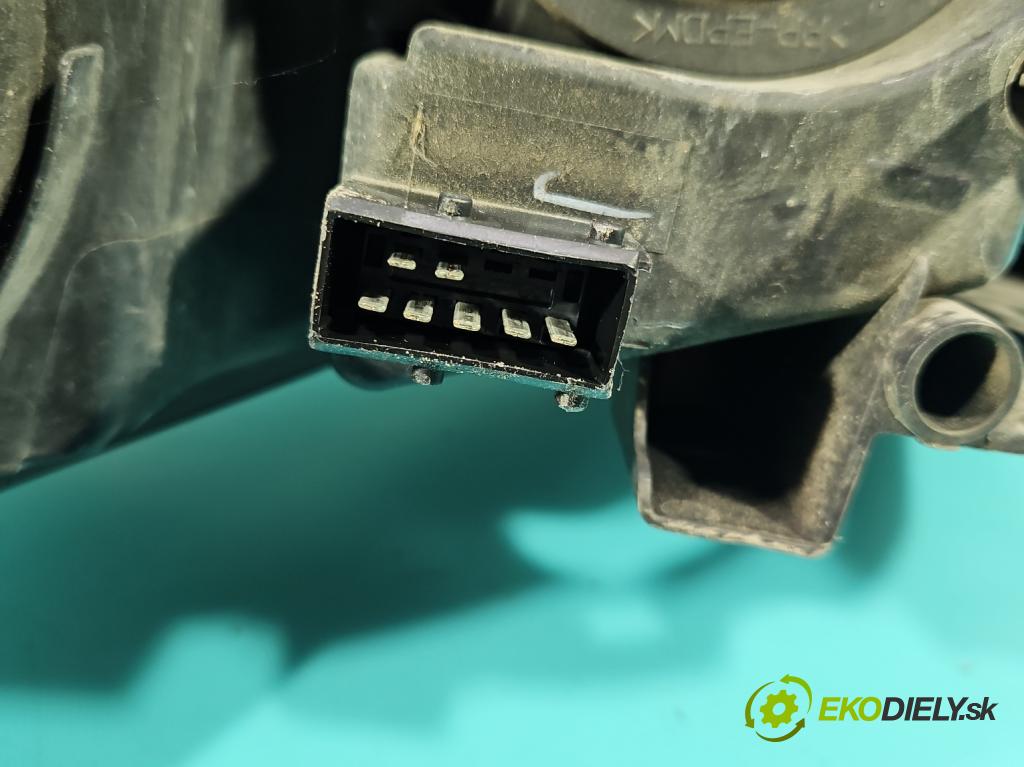 Peugeot 207 1.4 16v (201573) 95 HP manual 70 kW 1397 cm3 5- Reflektor: pravý 9649986180 (Svetlo predné pravé)