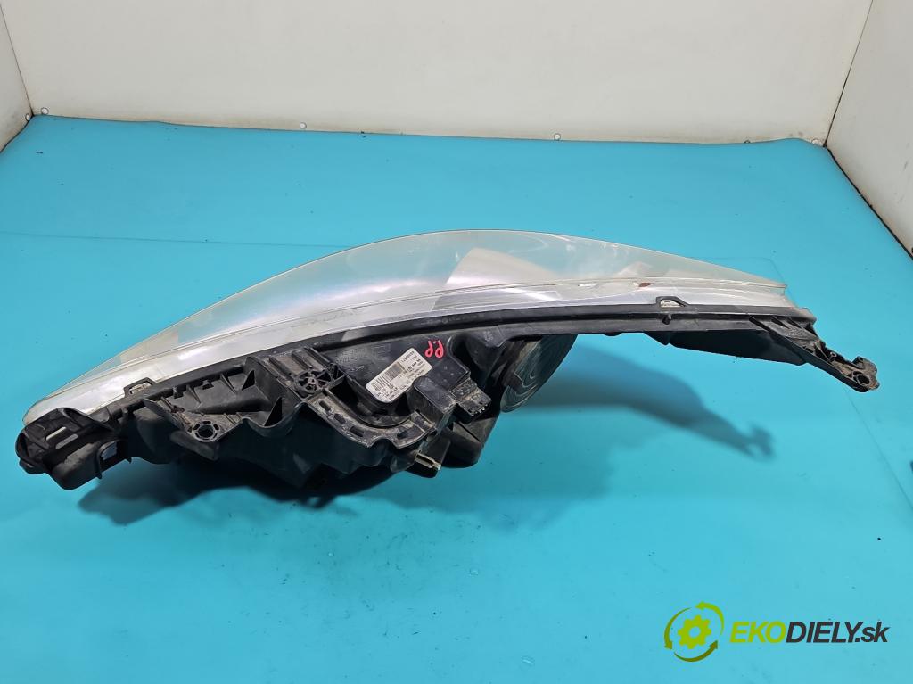 Peugeot 207 1.4 16v (201573) 95 HP manual 70 kW 1397 cm3 5- Reflektor: pravý 9649986180 (Svetlo predné pravé)