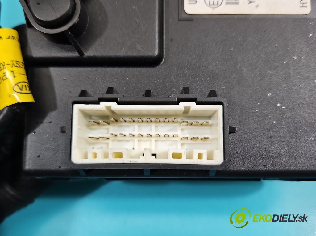 Kia Venga 1.4 crdi 75 HP manual 55 kW 1396 cm3 5- riadiaca jednotka komfortu 95400-1P200