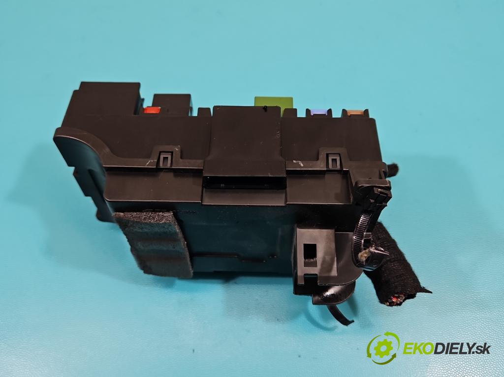 Opel Mokka A 2012-2019 1.6 cdti 136hp manual 100 kW 1598 cm3 5- skříňka pojistková  (Pojistková skříňka)