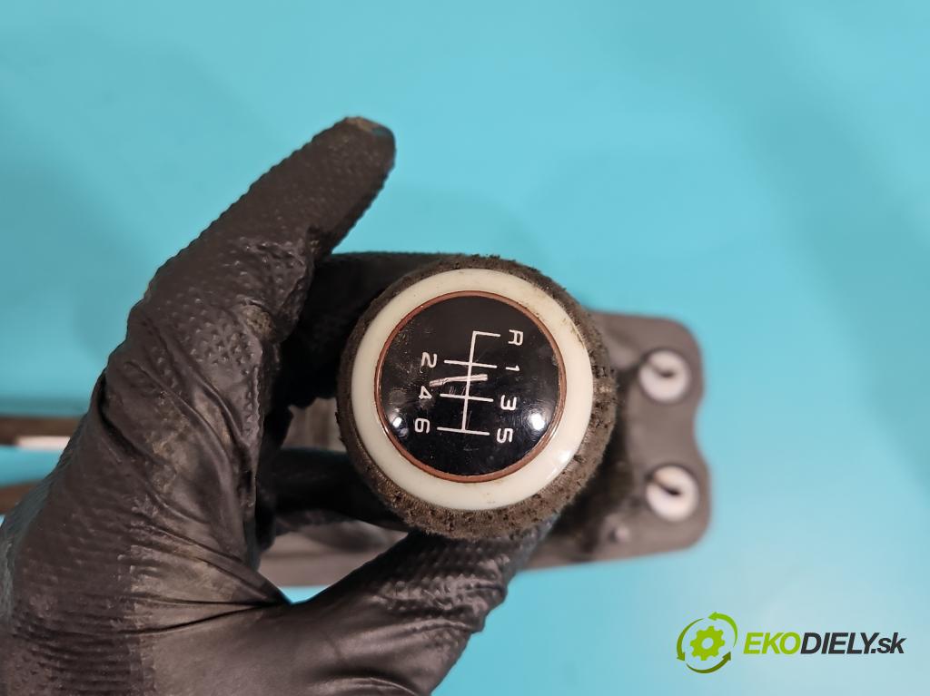 Audi A5 8T 2007-2016 3.0 tdi V6 239KM manual 176 kW 2967 cm3 2- Páka: Změny: stupeň,rýchlosť 8K0711271B (Rýchlostná páka (kulisa))