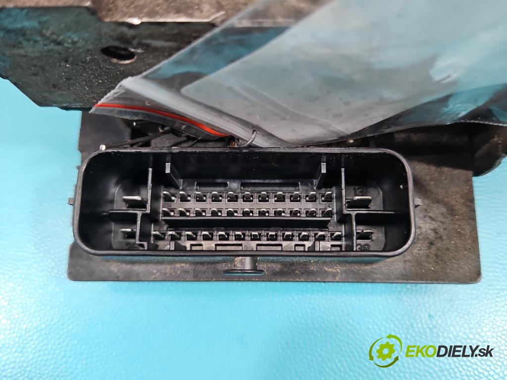 Audi A5 8T 2007-2016 3.0 tdi V6 239KM manual 176 kW 2967 cm3 2- čerpadlo abs 0265950937 (Pumpa ABS)