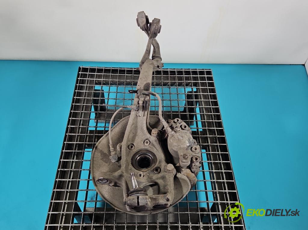 Audi A5 8T 2007-2016 3.0 tdi V6 239KM manual 176 kW 2967 cm3 2- náboj pravé  (Náboj kola)