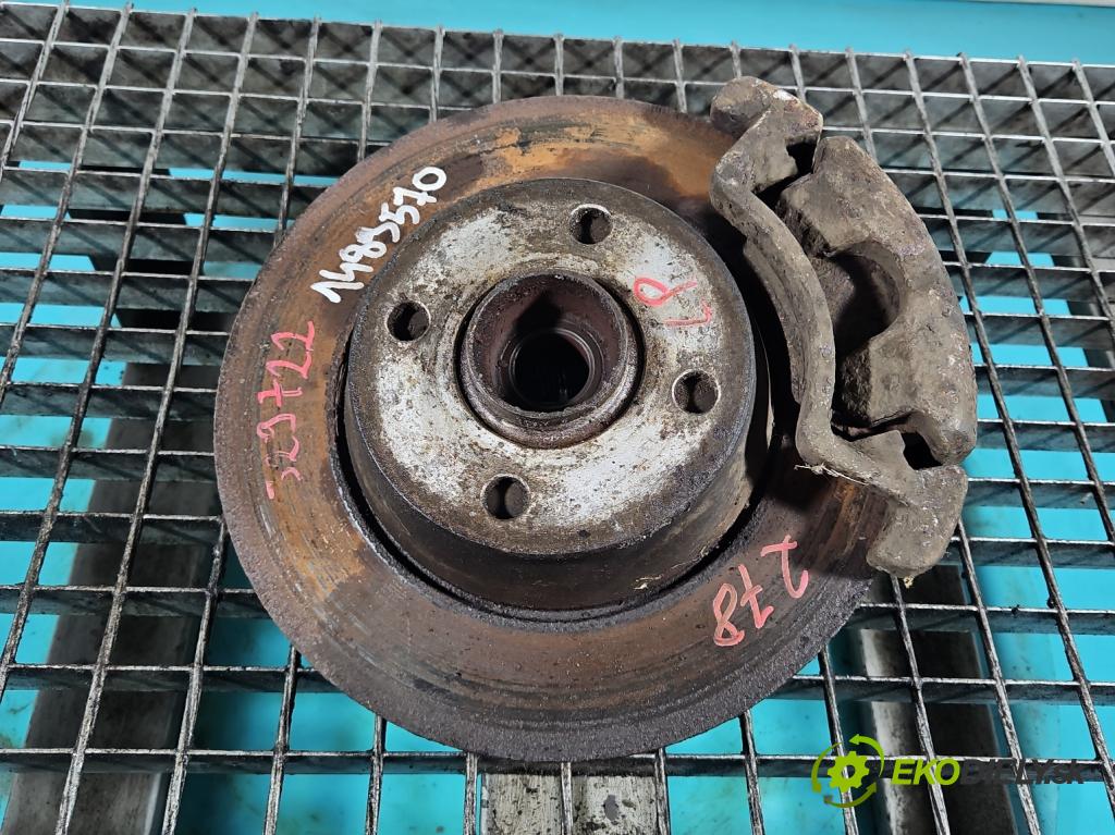 Audi 80 B4 1991-1994 2.0 8v 90 hp manual 66 kW 1984 cm3 4- náboj levé  (Náboj kola)