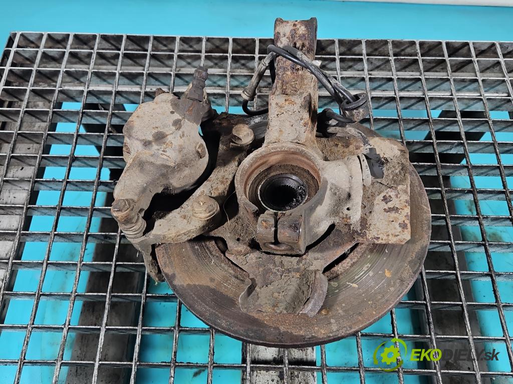 Audi 80 B4 1991-1994 2.0 8v 90 hp manual 66 kW 1984 cm3 4- náboj levé  (Náboj kola)