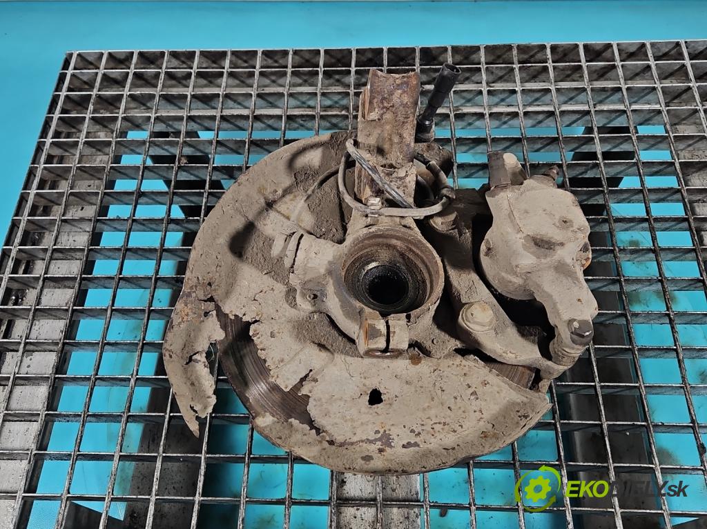 Audi 80 B4 1991-1994 2.0 8v 90 hp manual 66 kW 1984 cm3 4- náboj pravé  (Náboj kola)