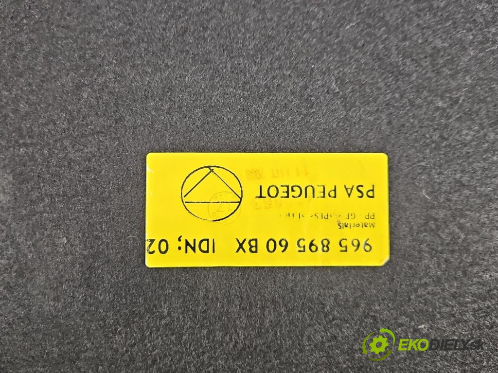 Peugeot 207 1.4 16v (201573) 95 HP manual 70 kW 1397 cm3 5- zadná 96589560 (Pláto kufra)