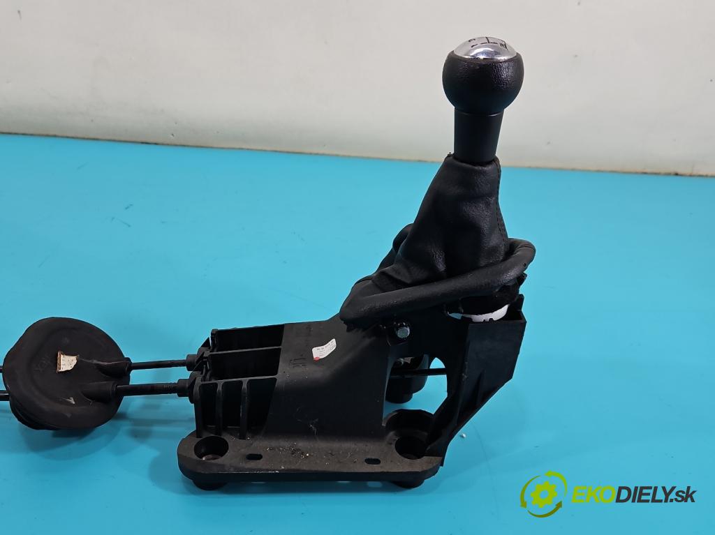 Peugeot 207 1.4 16v (201573) 95 HP manual 70 kW 1397 cm3 5- Páka: Změny: stupeň,rýchlosť 9684489580 (Rýchlostná páka (kulisa))