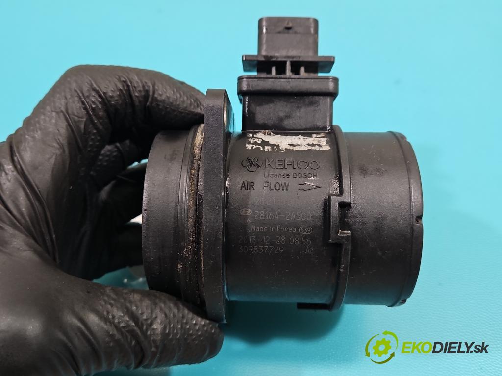 Kia Venga 1.4 crdi 75 HP manual 55 kW 1396 cm3 5- průtokoměr: 28164-2A500 (Váha vzduchu)
