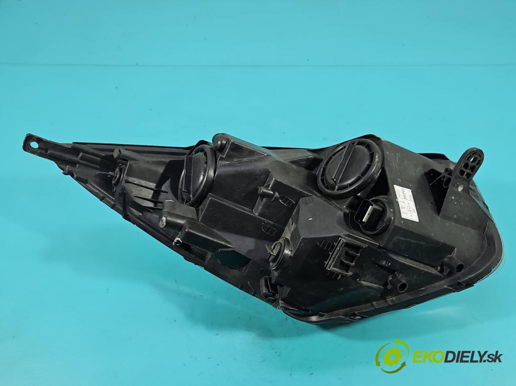 Kia Venga 1.4 crdi 75 HP manual 55 kW 1396 cm3 5- Reflektor: ľavý  (Kľučka dverí ostatné)