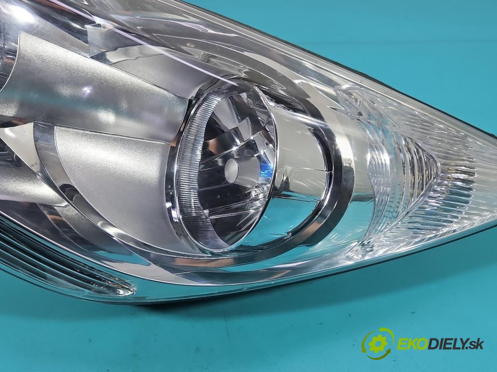 Kia Venga 1.4 crdi 75 HP manual 55 kW 1396 cm3 5- Reflektor: ľavý  (Kľučka dverí ostatné)