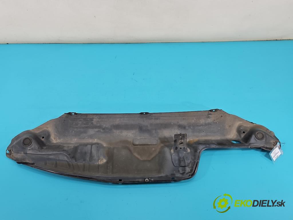 Kia Venga 1.4 crdi 75 hp manual 55 kW 1396 cm3 5- torpédo  (Plast pod čelním sklem)