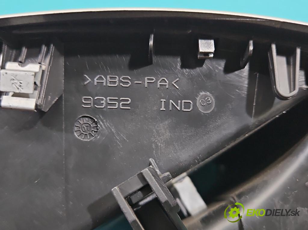 Peugeot 207 1.4 16v (201573) 95 HP manual 70 kW 1397 cm3 5- Mřížka: kúrenia stredová 9656332277 (Mriežka kúrenia (fukár))