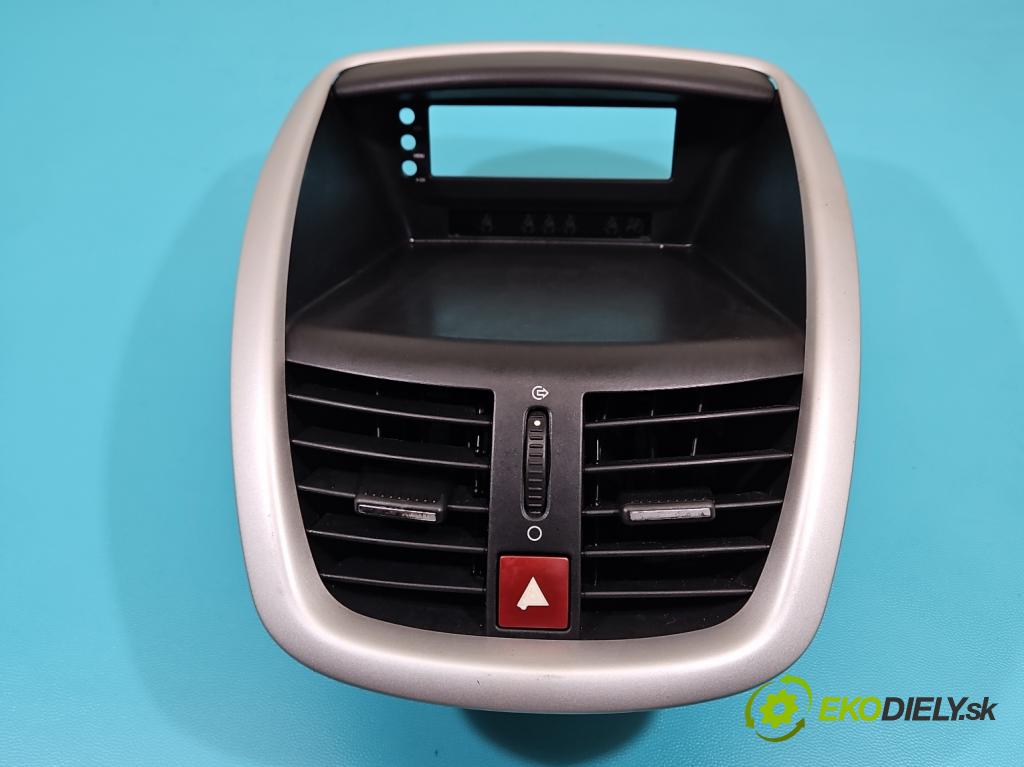 Peugeot 207 1.4 16v (201573) 95 HP manual 70 kW 1397 cm3 5- Mřížka: kúrenia stredová 9656332277 (Mriežka kúrenia (fukár))