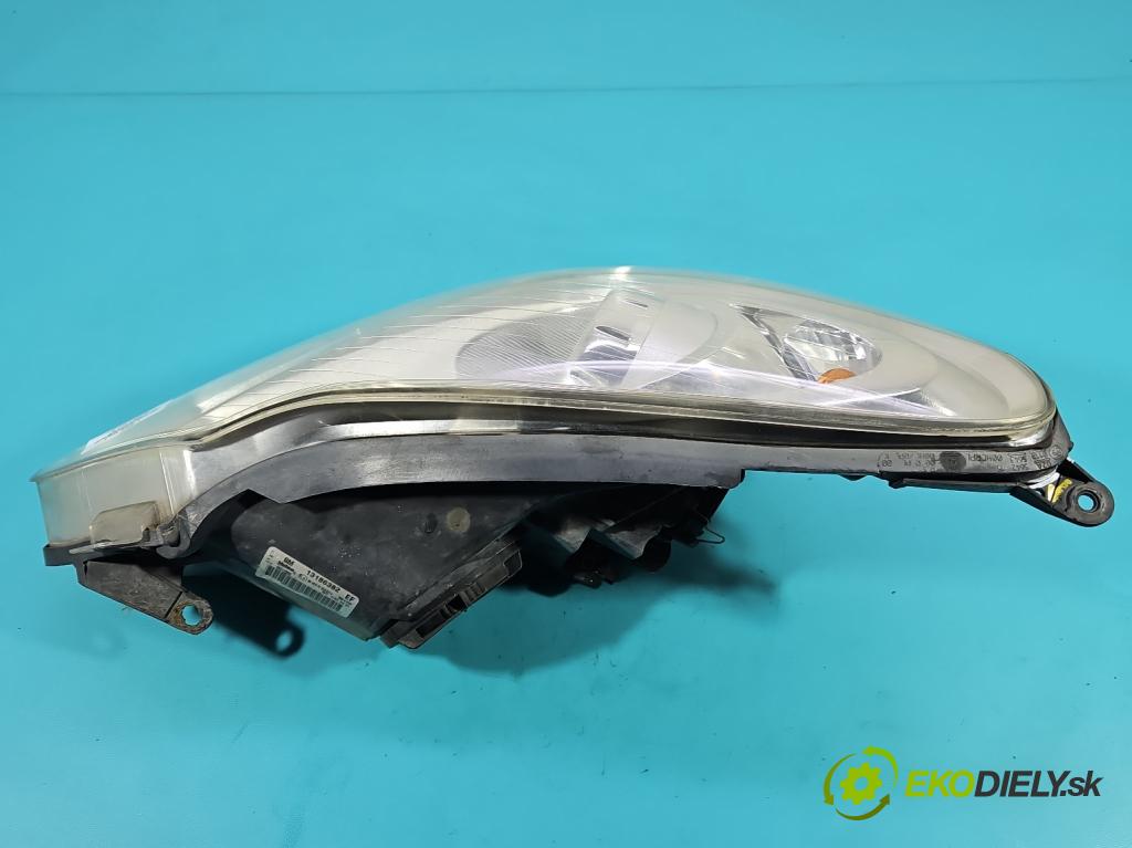 Opel Corsa D 2006-2014 1.2 16v 80 HP manual 59 kW 1229 cm3 5- Reflektor: pravý 13186382 (Svetlo predné pravé)