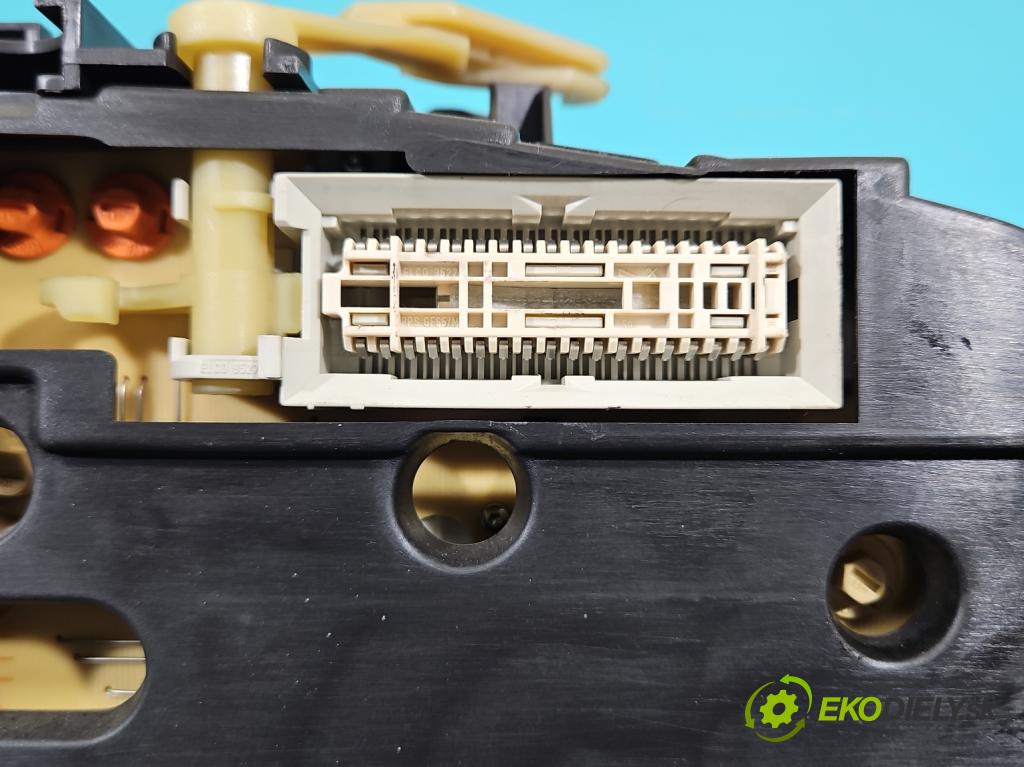 Opel Zafira A 1999-2005 1.8b 116 HP manual 85 kW 1796 cm3 5- prístrojovka/ budíky 09228762 (Prístrojová doska)