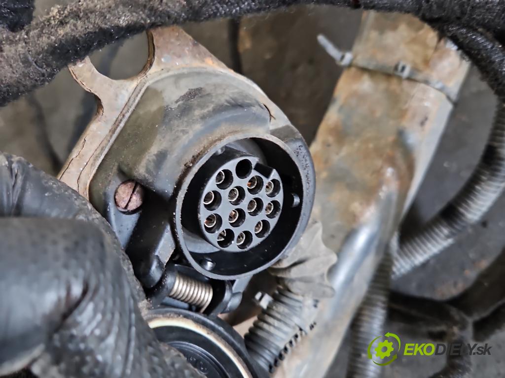 Citroen C4 II 2010-2017 2.0 hdi 150 HP manual 110 kW 1997 cm3 5- Hák: vlečení: 9427CN (Ťažné zariadenie)