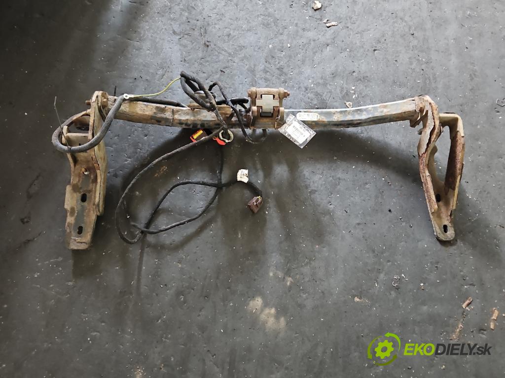 Citroen C4 II 2010-2017 2.0 hdi 150 HP manual 110 kW 1997 cm3 5- Hák: vlečení: 9427CN (Ťažné zariadenie)