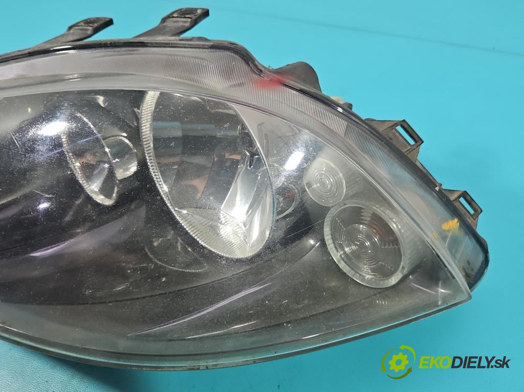 Seat Ibiza III 6L 2002-2008 1.4 16V 75 HP manual 55 kW 1390 cm3 5- Reflektor: ľavý  (Kľučka dverí ostatné)