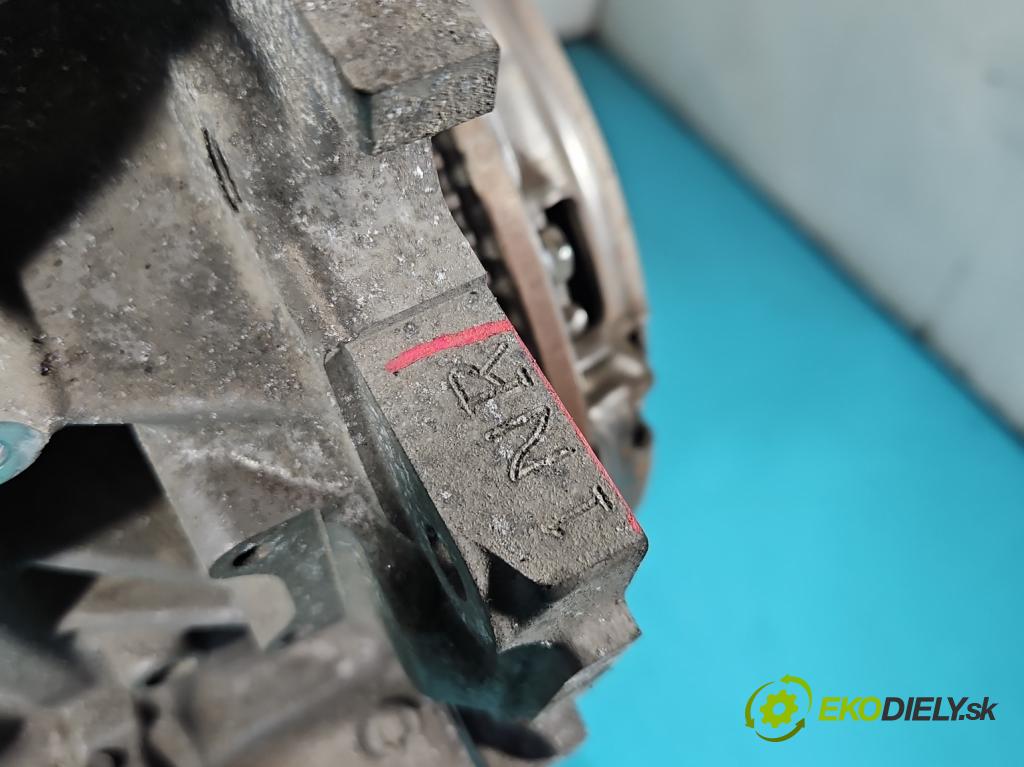 Toyota Yaris III 2011-2020 1.3 vvt-i 99 HP manual 73 kW 1329 cm3 5- motor benzín: 1NR