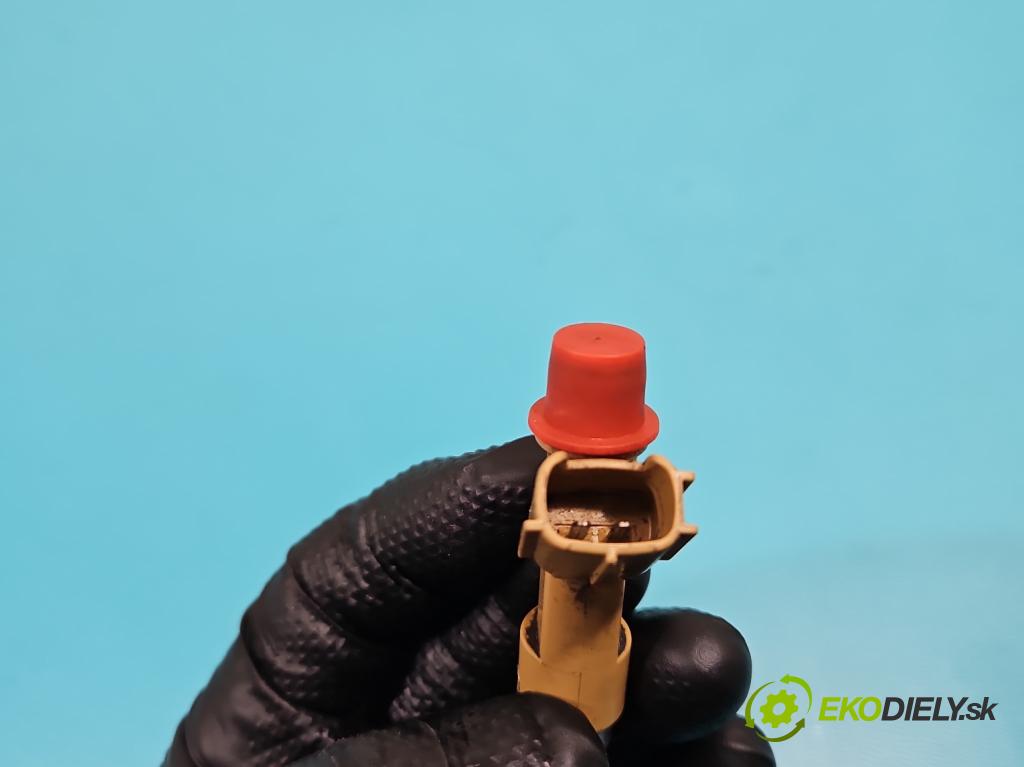 Toyota Avensis III T27 2009-2018 2.0 16v 152KM manual 112 kW 1987 cm3 5- vstrek 23250-37010 (Vstrekovač paliva)