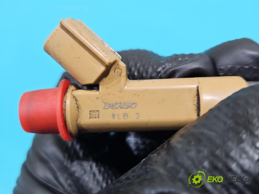 Toyota Avensis III T27 2009-2018 2.0 16v 152KM manual 112 kW 1987 cm3 5- vstrek 23250-37010 (Vstrekovač paliva)