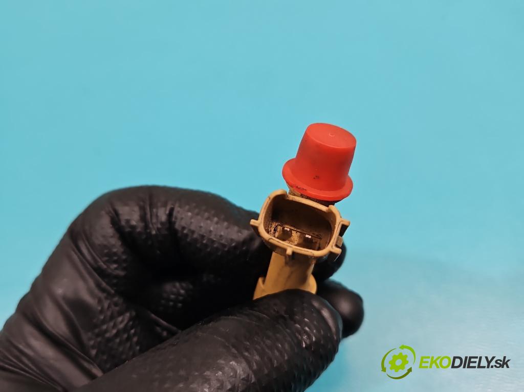 Toyota Avensis III T27 2009-2018 2.0 16v 152KM manual 112 kW 1987 cm3 5- vstrek 23250-37010 (Vstrekovač paliva)