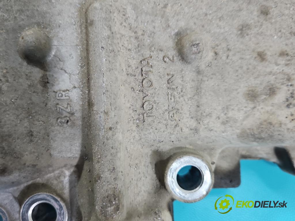 Toyota Avensis III T27 2009-2018 2.0 16v 152KM manual 112 kW 1987 cm3 5- obal načasovanie A3ZRT12 (Kryt motora)