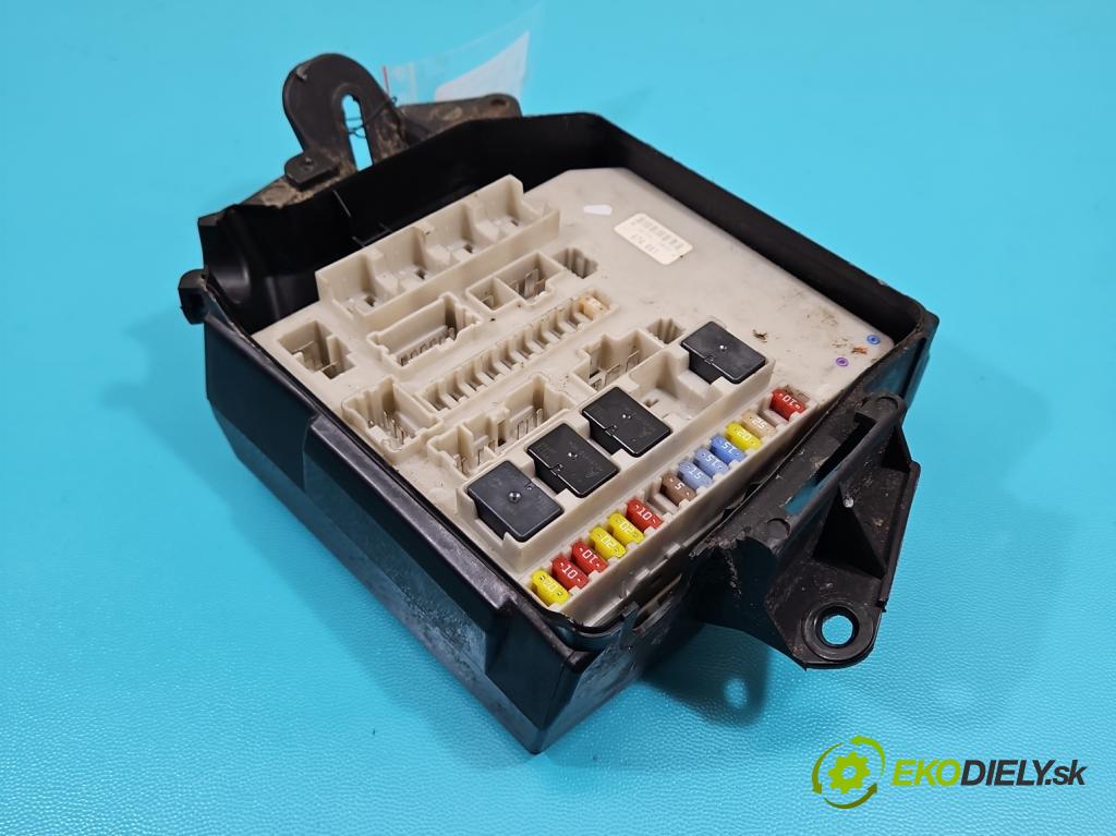 Renault Clio III 2005-2012 1.5 DCI 106 hp manual 78 kW 1461 cm3 5- skříňka pojistková 674661 (Pojistková skříňka)