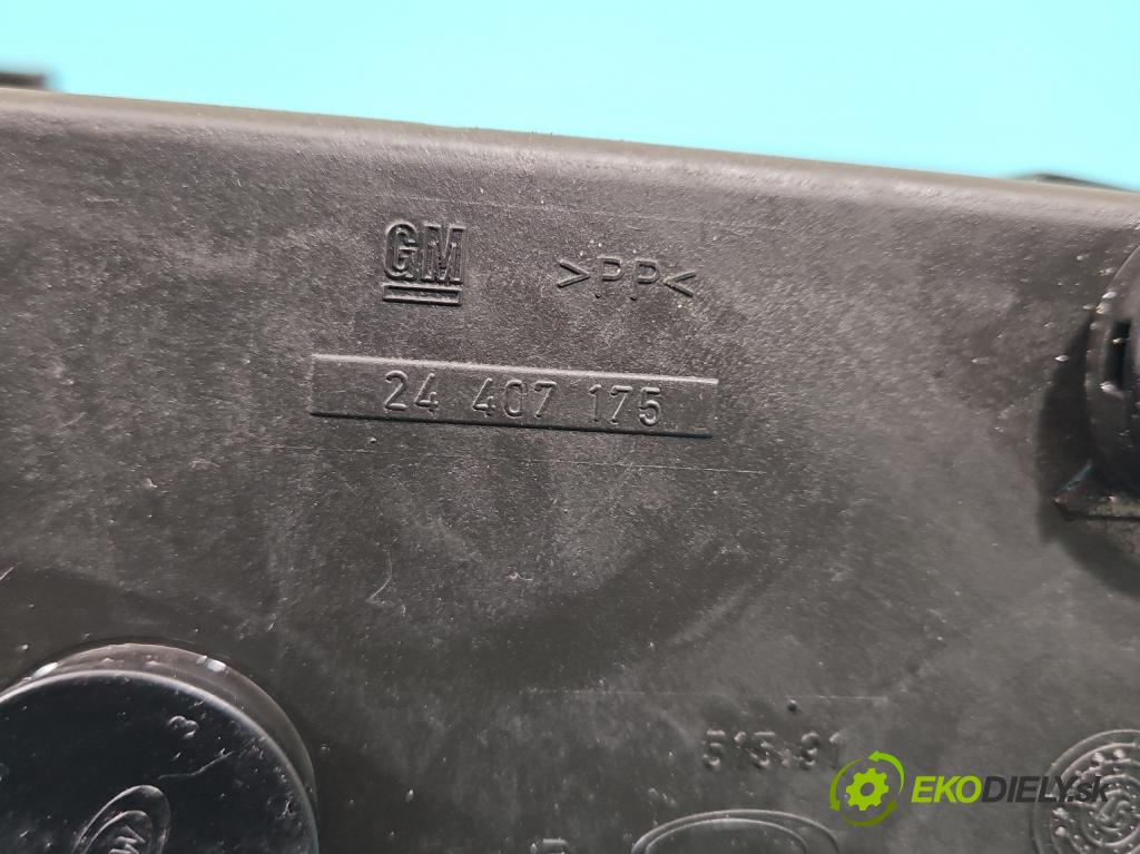 Opel Zafira A 1999-2005 1.8b 116 HP manual 85 kW 1796 cm3 5- Halogen pravý  (Kľučka dverí ostatné)