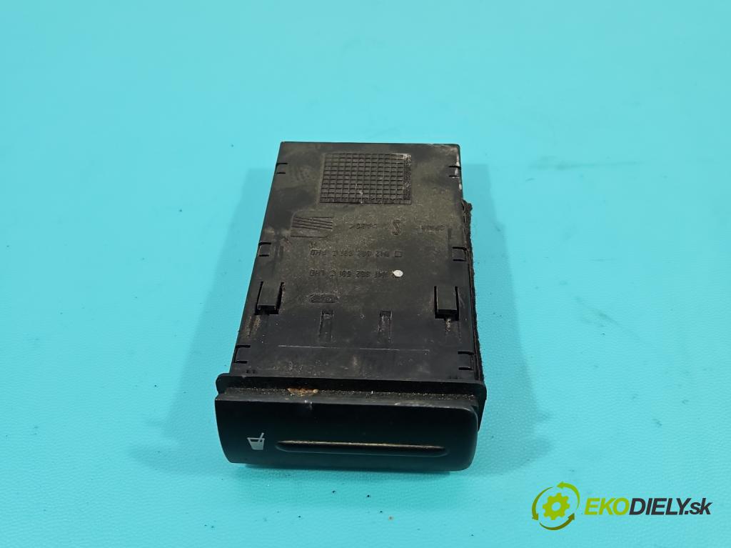 Seat Leon I 1999-2005 1.6 SR 101 HP manual 74 kW 1595 cm3 5- Rukojeť: na nápoje: 1M1862531C (Držiak (úchyt) na nápoje)