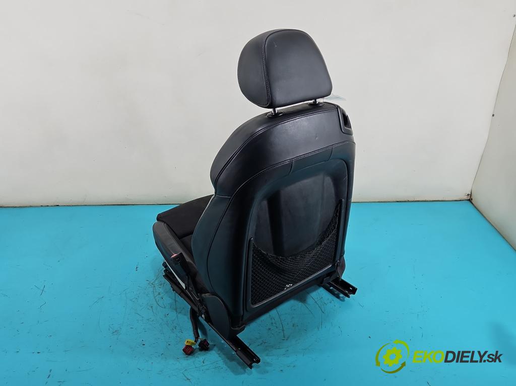 Audi A5 8T 2007-2016 3.0 tdi V6 239KM manual 176 kW 2967 cm3 2- Sedačka pravý  (Sedadlo)